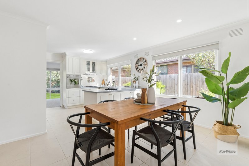 Photo - 32 Boston Crescent, Keilor Downs VIC 3038 - Image 6