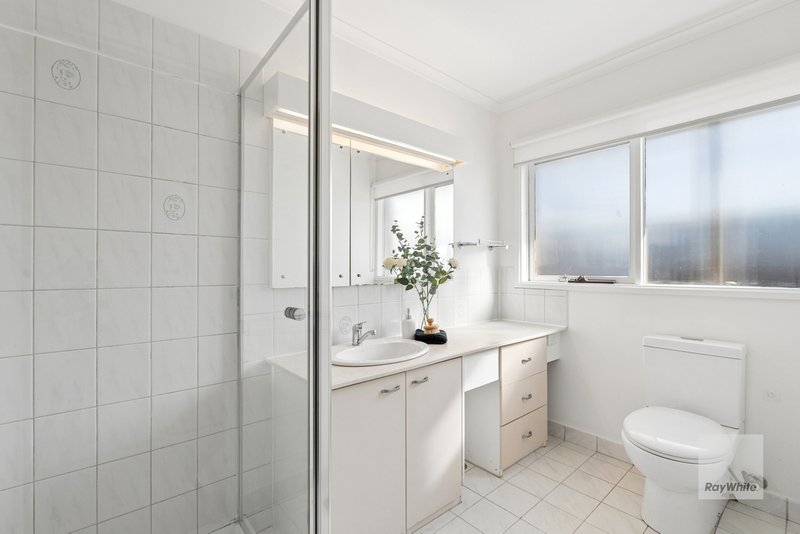 Photo - 32 Boston Crescent, Keilor Downs VIC 3038 - Image 10