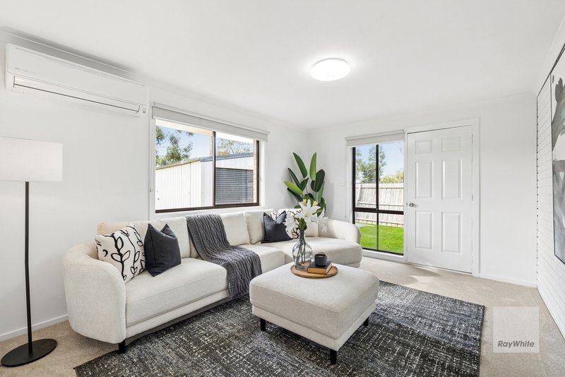 Photo - 32 Boston Crescent, Keilor Downs VIC 3038 - Image 11