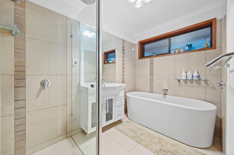 Photo - 32 Bradby Avenue, Mount Clear VIC 3350 - Image 12