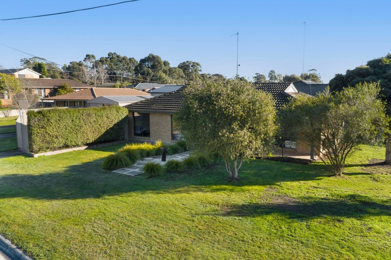 Photo - 32 Bradby Avenue, Mount Clear VIC 3350 - Image 21