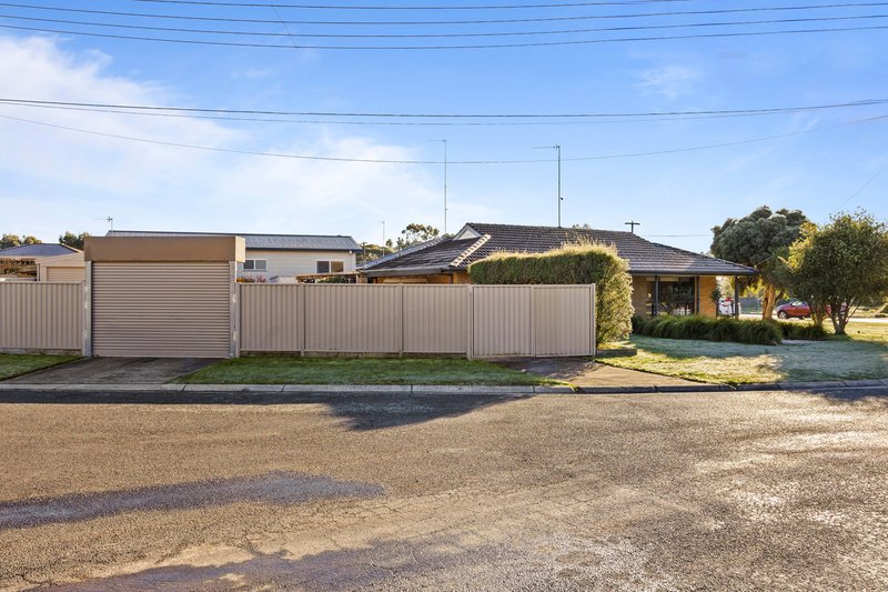 Photo - 32 Bradby Avenue, Mount Clear VIC 3350 - Image 22