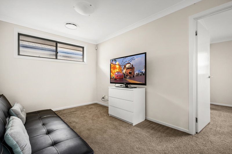 Photo - 32 Braeside Crescent, The Ponds NSW 2769 - Image 10