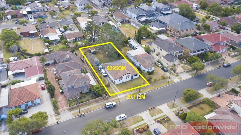 Photo - 32 Brancourt Avenue, Bankstown NSW 2200 - Image 10