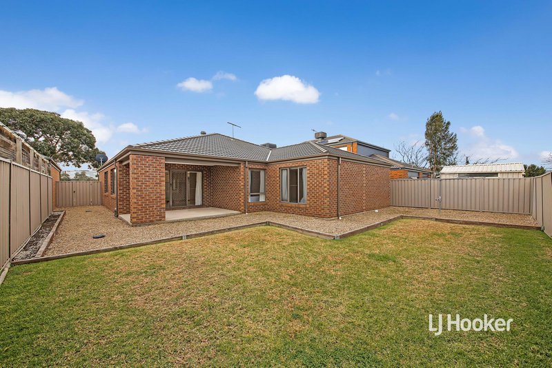 Photo - 32 Breakwater Crescent, Point Cook VIC 3030 - Image 16