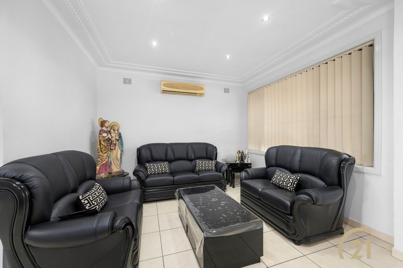 Photo - 32 Brenan Street, Fairfield NSW 2165 - Image 4