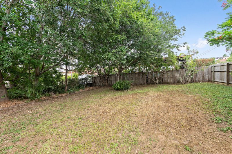 Photo - 32 Brennan Street, Stafford QLD 4053 - Image 4