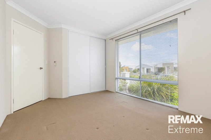 Photo - 32 Broach Way, Alkimos WA 6038 - Image 4