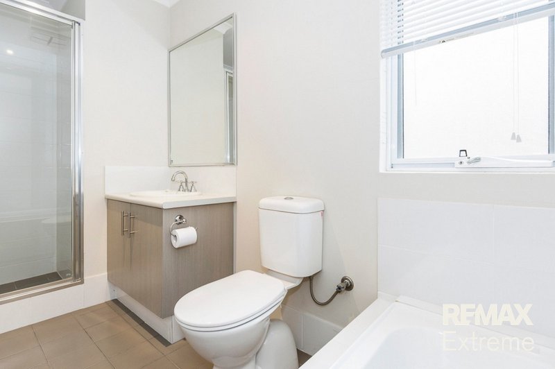 Photo - 32 Broach Way, Alkimos WA 6038 - Image 8