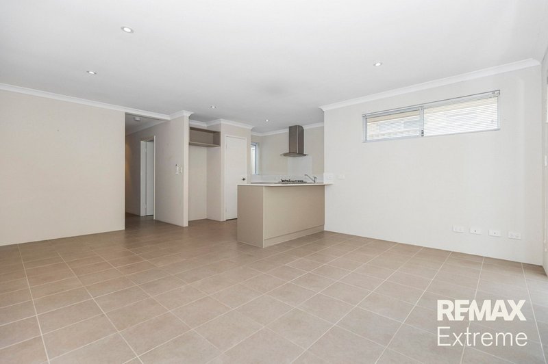 Photo - 32 Broach Way, Alkimos WA 6038 - Image 15