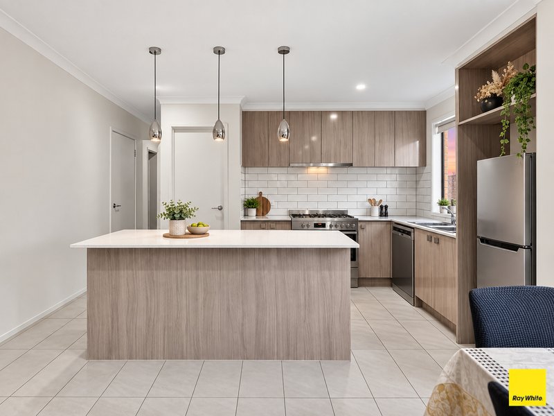 Photo - 32 Bruny Drive, Tarneit VIC 3029 - Image 6