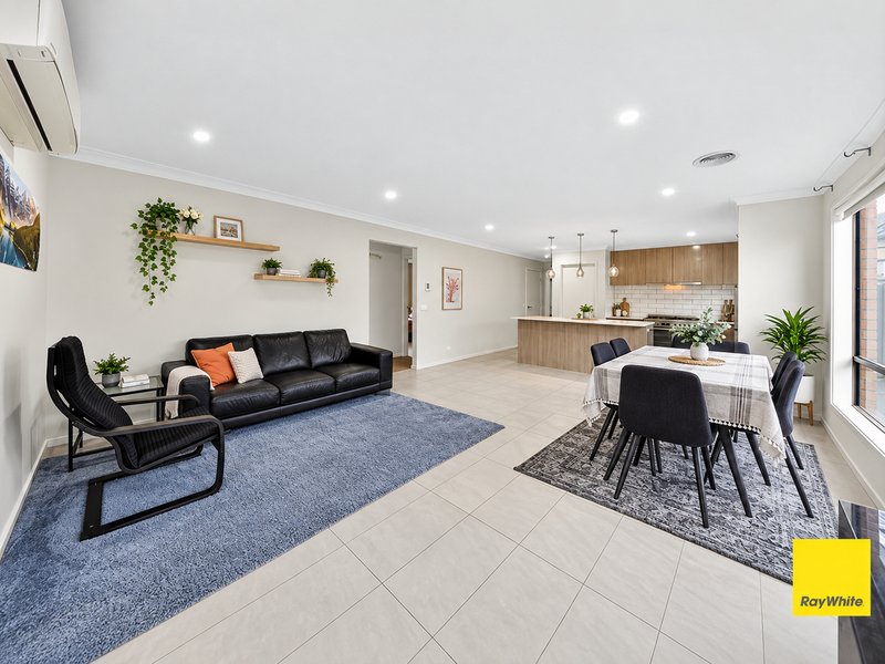 Photo - 32 Bruny Drive, Tarneit VIC 3029 - Image 8