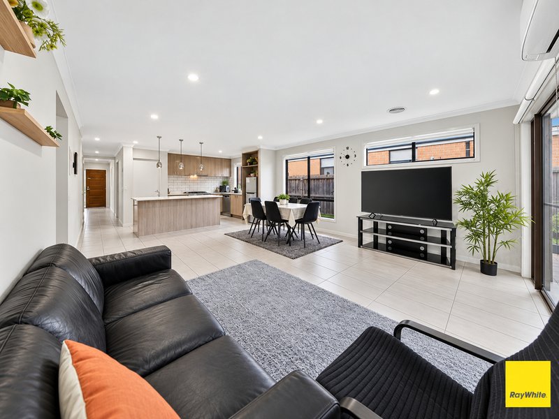 Photo - 32 Bruny Drive, Tarneit VIC 3029 - Image 9