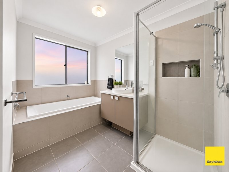 Photo - 32 Bruny Drive, Tarneit VIC 3029 - Image 15