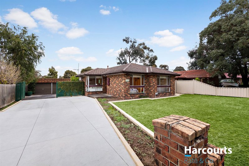 32 Buckmaster Drive, Mill Park VIC 3082