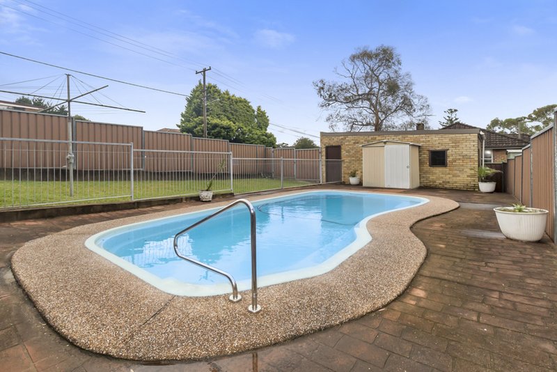 Photo - 32 Bungalow Road, Peakhurst NSW 2210 - Image 8