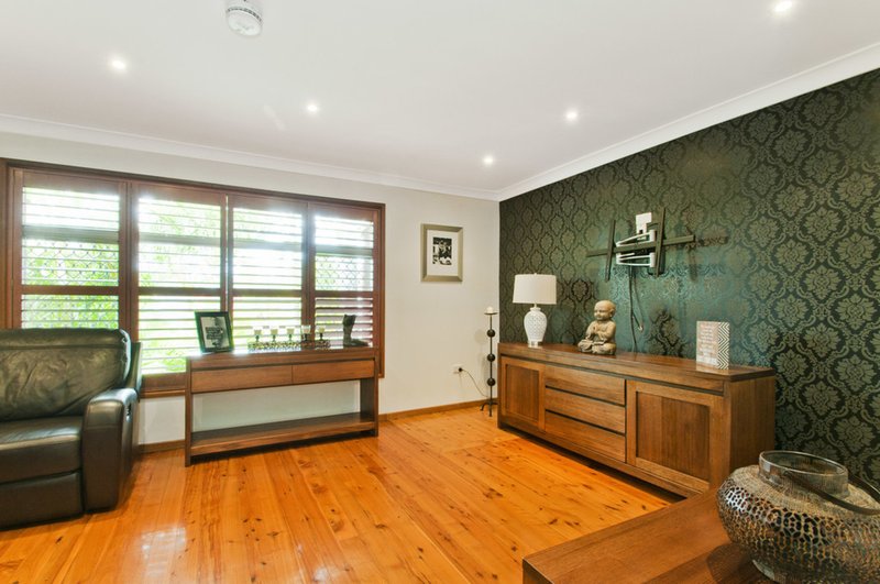 Photo - 32 Burrell Crescent, Dapto NSW 2530 - Image 4