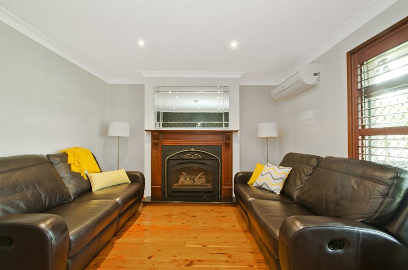 Photo - 32 Burrell Crescent, Dapto NSW 2530 - Image 5