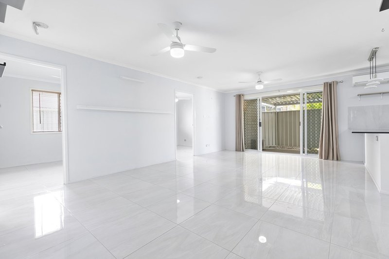 Photo - 32 Cadaga Place, Caboolture QLD 4510 - Image 5