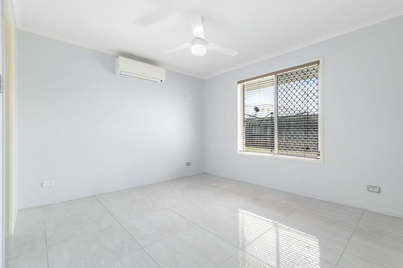 Photo - 32 Cadaga Place, Caboolture QLD 4510 - Image 6