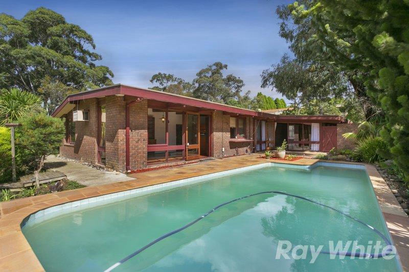 Photo - 32 Caithness Crescent, Glen Waverley VIC 3150 - Image 9