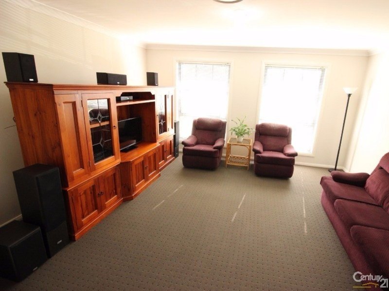 Photo - 32 Calancra Avenue, Cameron Park NSW 2285 - Image 5