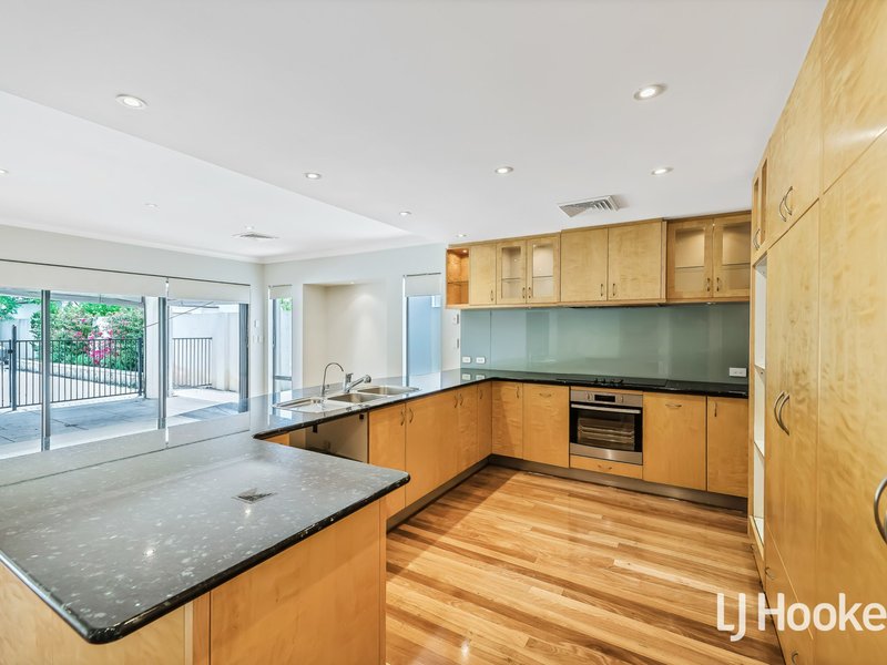 Photo - 32 Cale Street, Como WA 6152 - Image 6