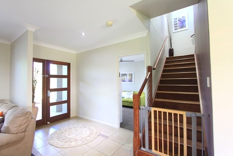 Photo - 32 Callaghan Street, Emerald QLD 4720 - Image 4