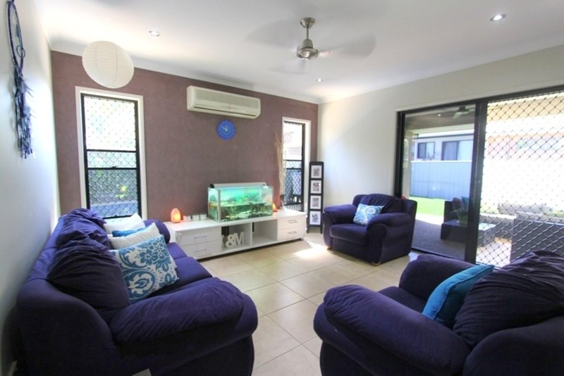 Photo - 32 Callaghan Street, Emerald QLD 4720 - Image 10