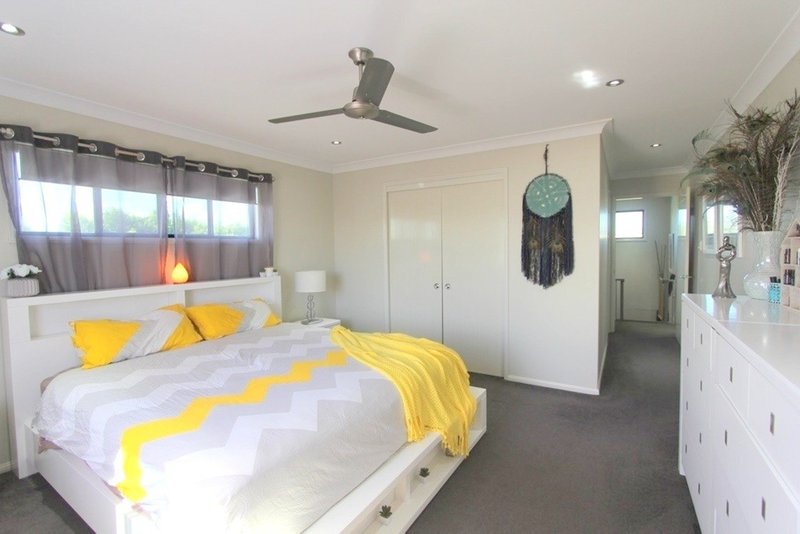 Photo - 32 Callaghan Street, Emerald QLD 4720 - Image 12