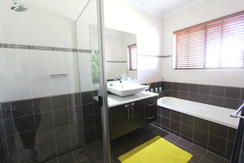 Photo - 32 Callaghan Street, Emerald QLD 4720 - Image 20