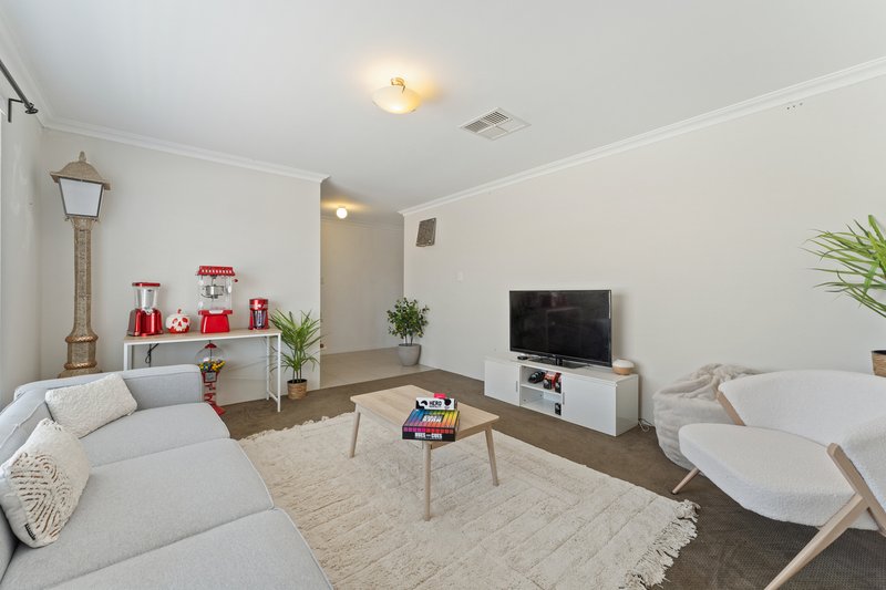 Photo - 32 Camelot Street, Baldivis WA 6171 - Image 6