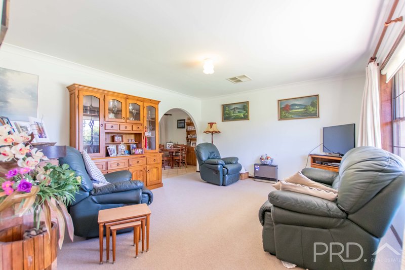 Photo - 32 Campbell Street, Adelong NSW 2729 - Image 4