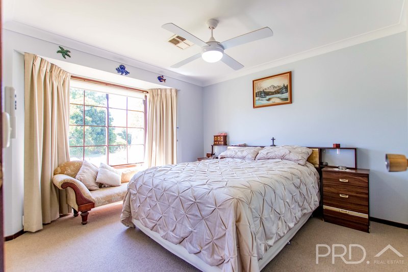 Photo - 32 Campbell Street, Adelong NSW 2729 - Image 6