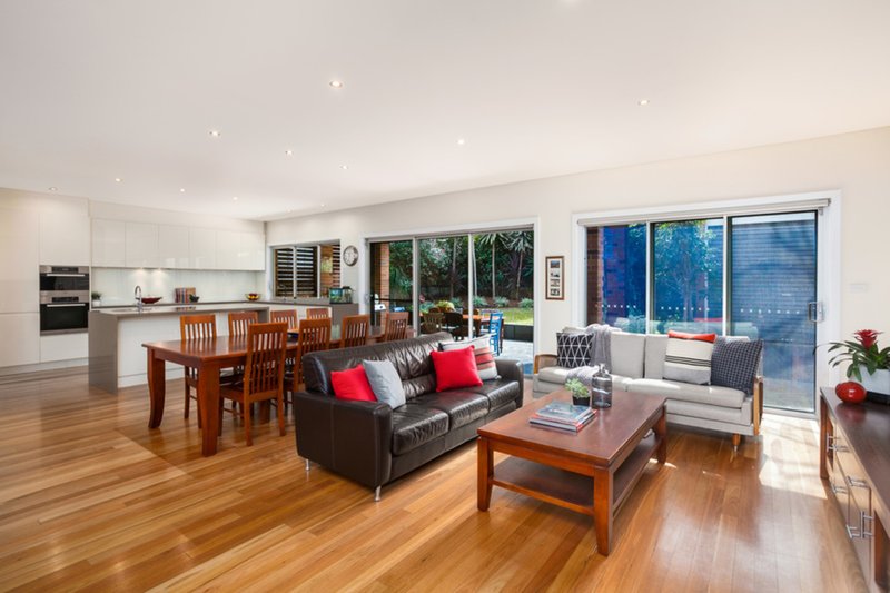 Photo - 32 Campbell Street, Wollongong NSW 2500 - Image 2