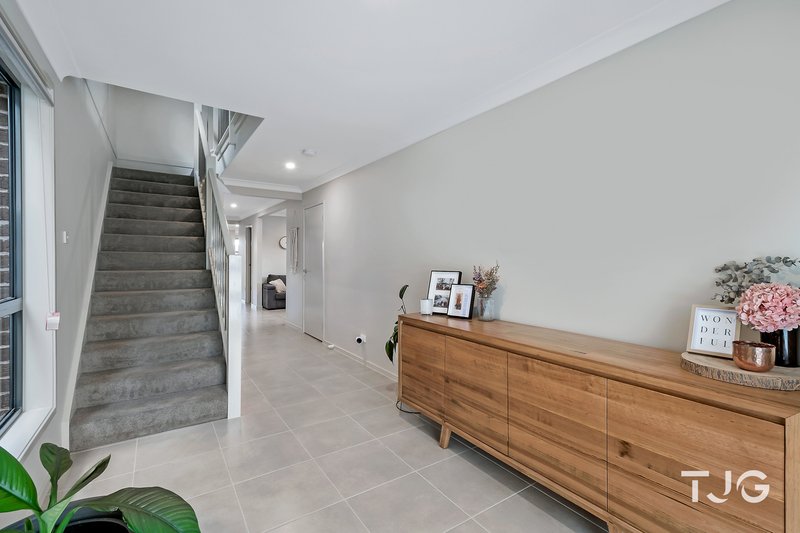 Photo - 32 Canopus Parkway, Box Hill NSW 2765 - Image 3