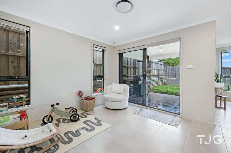 Photo - 32 Canopus Parkway, Box Hill NSW 2765 - Image 5