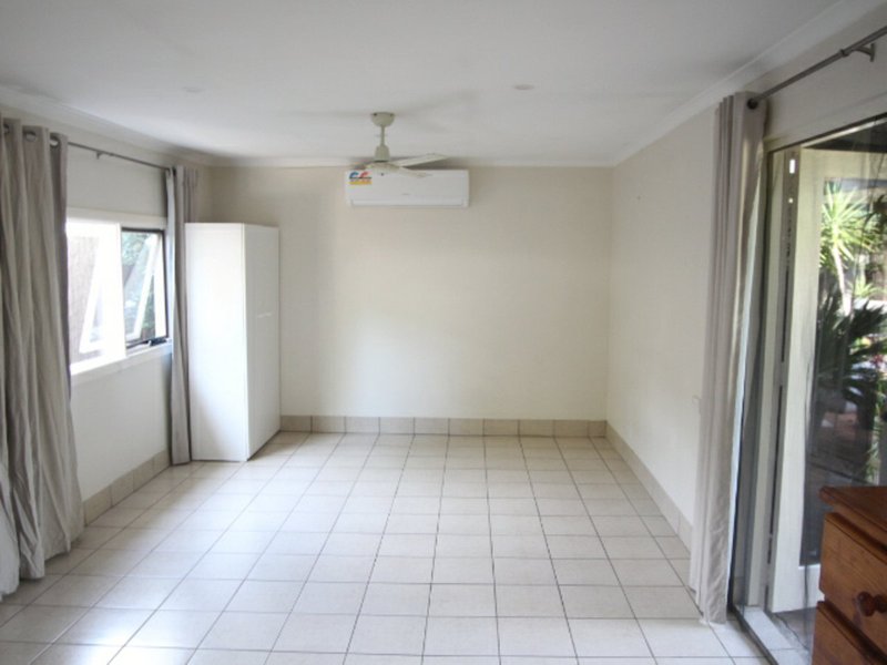 Photo - 32 Carinda Street, Ingleburn NSW 2565 - Image 2