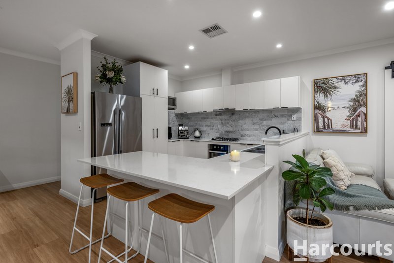 Photo - 32 Castroreale Boulevard, Sinagra WA 6065 - Image 11