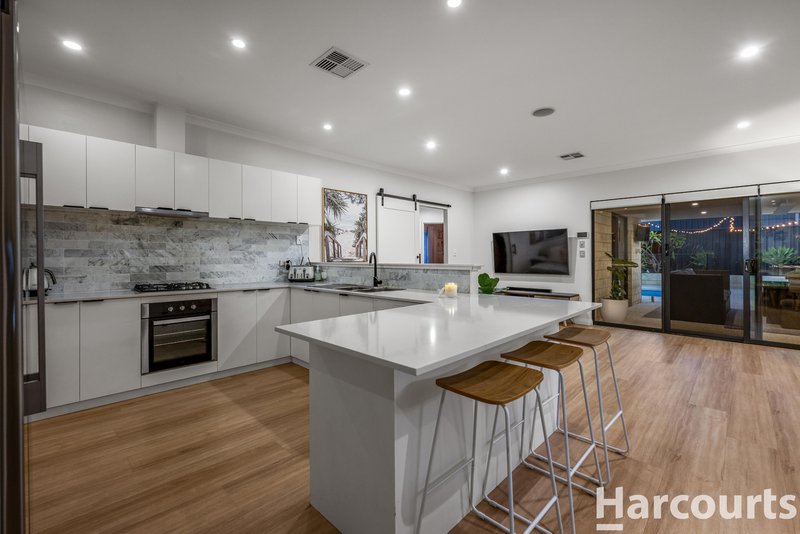 Photo - 32 Castroreale Boulevard, Sinagra WA 6065 - Image 13