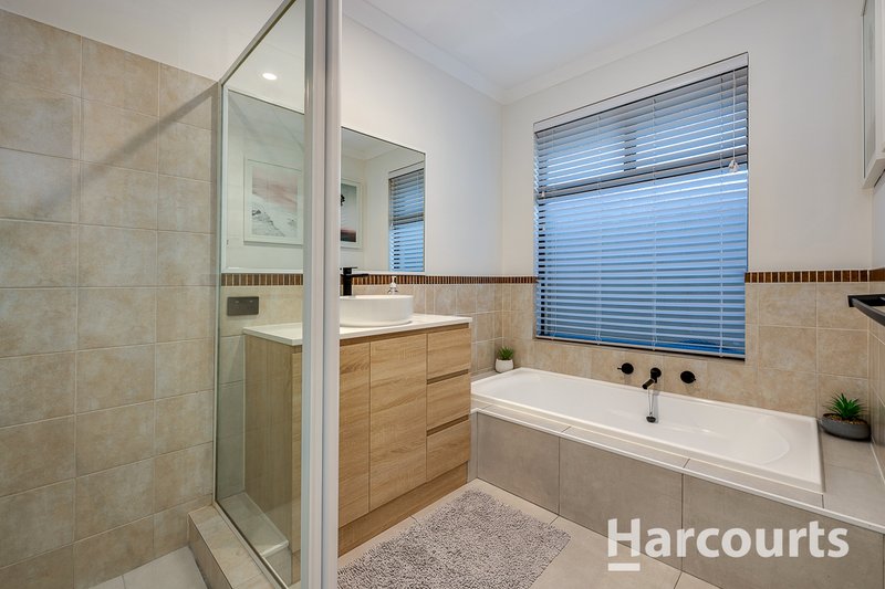 Photo - 32 Castroreale Boulevard, Sinagra WA 6065 - Image 25