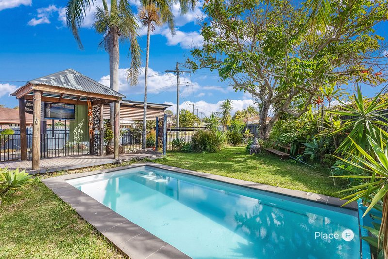 Photo - 32 Cedar Street, Clontarf QLD 4019 - Image 1