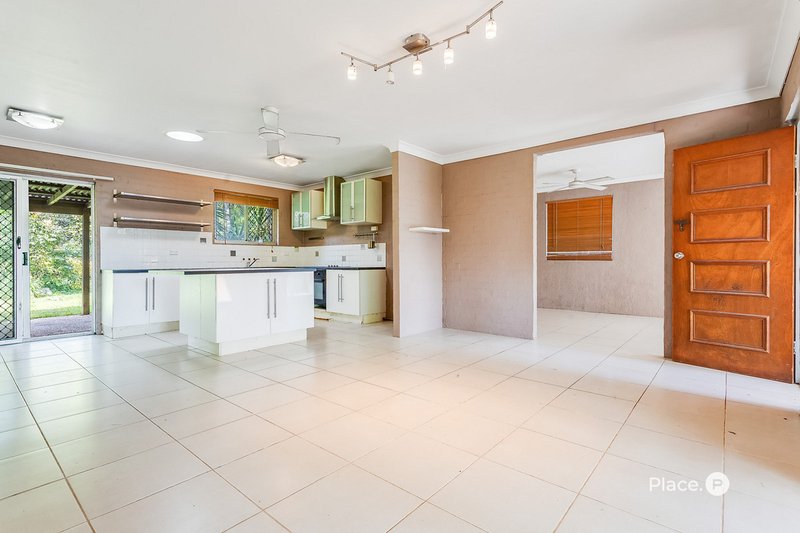 Photo - 32 Cedar Street, Clontarf QLD 4019 - Image 2