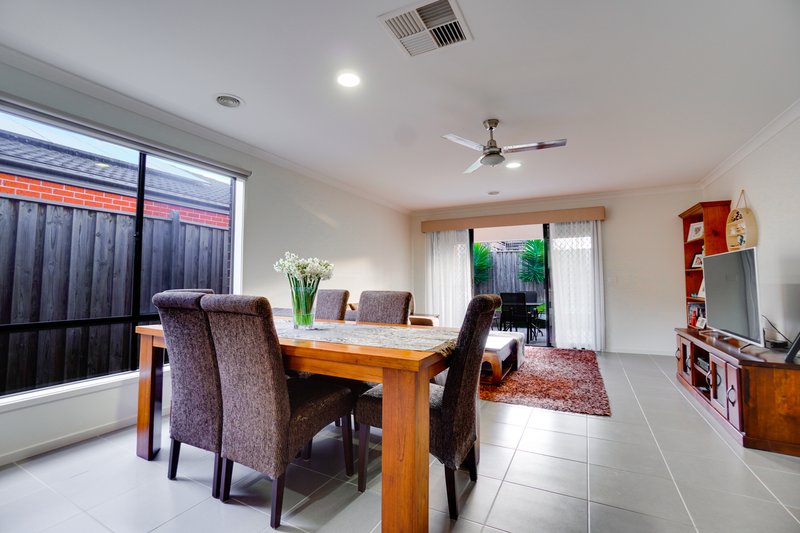 Photo - 32 Celeste Street, Mickleham VIC 3064 - Image 7