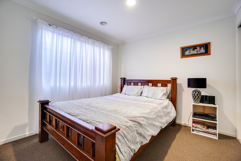 Photo - 32 Celeste Street, Mickleham VIC 3064 - Image 9