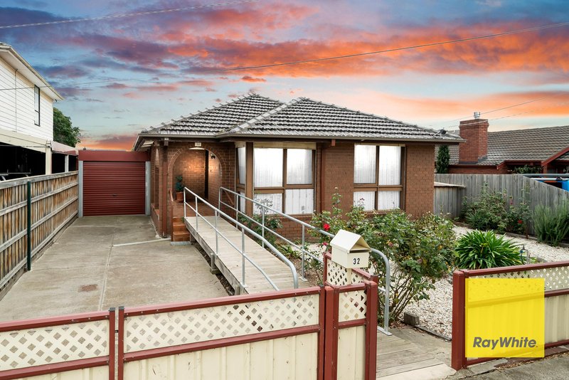 Photo - 32 Central Avenue, Altona Meadows VIC 3028 - Image 2