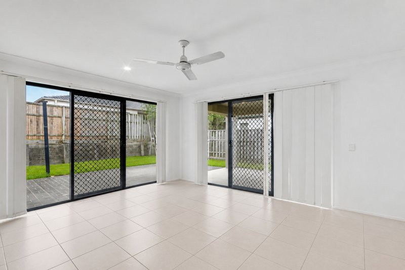 Photo - 32 Charlton Crescent, Ormeau QLD 4208 - Image 3