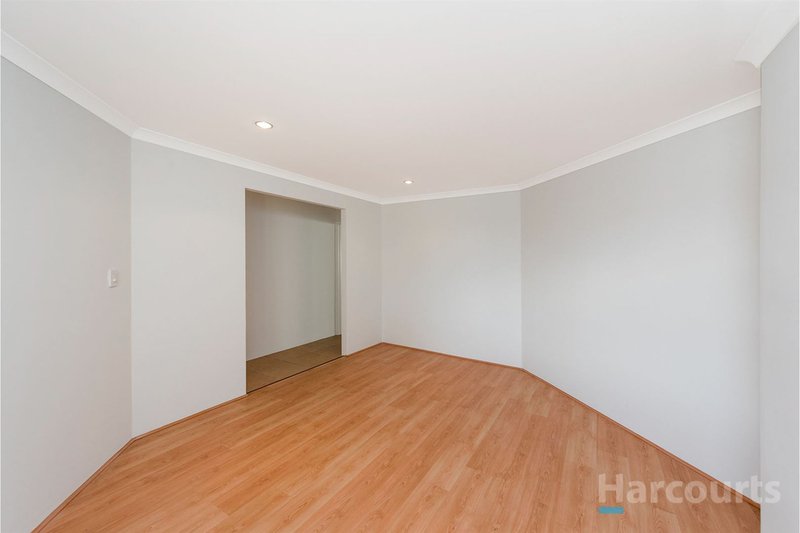 Photo - 32 Chatsworth Drive, Hocking WA 6065 - Image 2