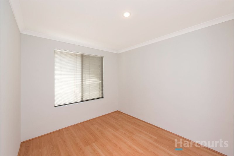 Photo - 32 Chatsworth Drive, Hocking WA 6065 - Image 11