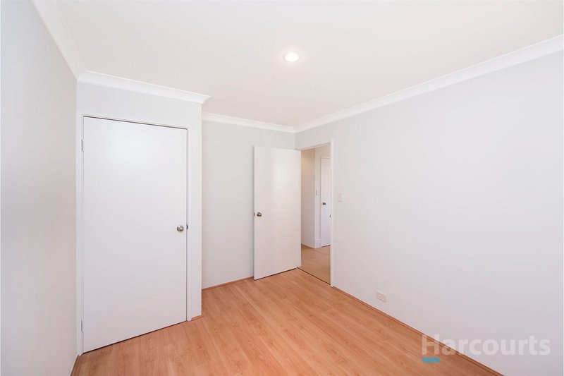 Photo - 32 Chatsworth Drive, Hocking WA 6065 - Image 12